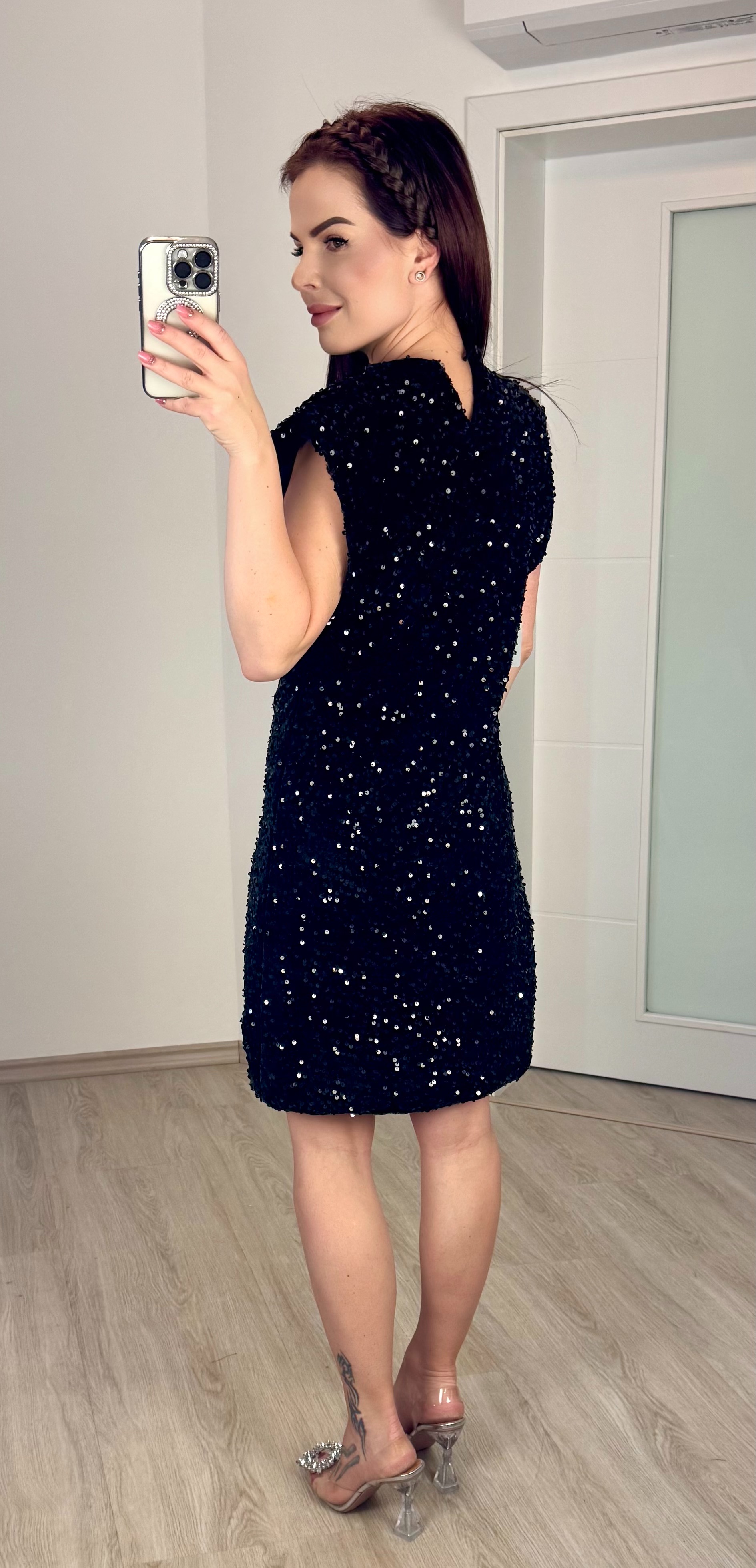 Flitrované šaty bez rukávu / černé 