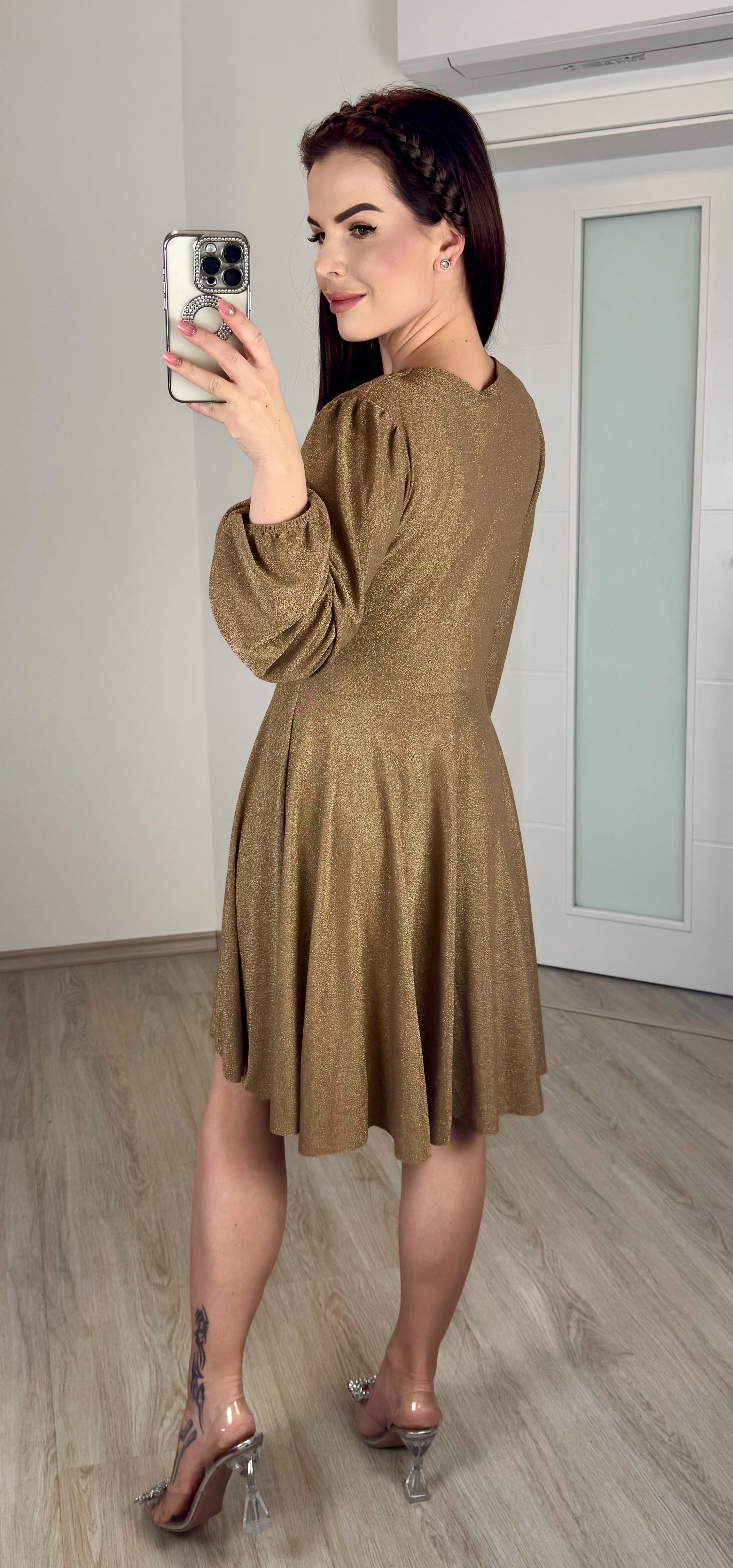 Třpytivé áčkové šaty/ zlaté