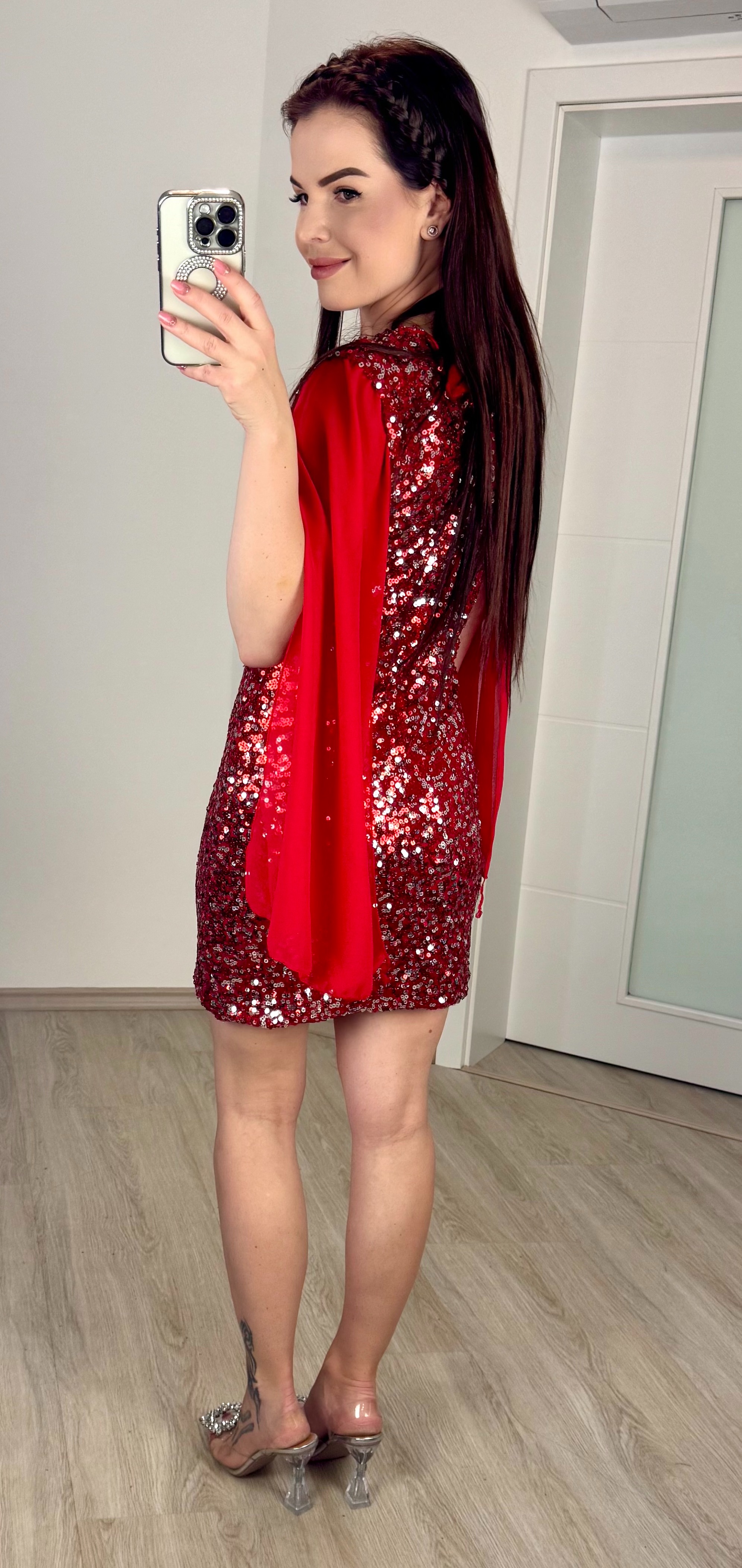 Flitrované šaty s volnými rukávy/červené