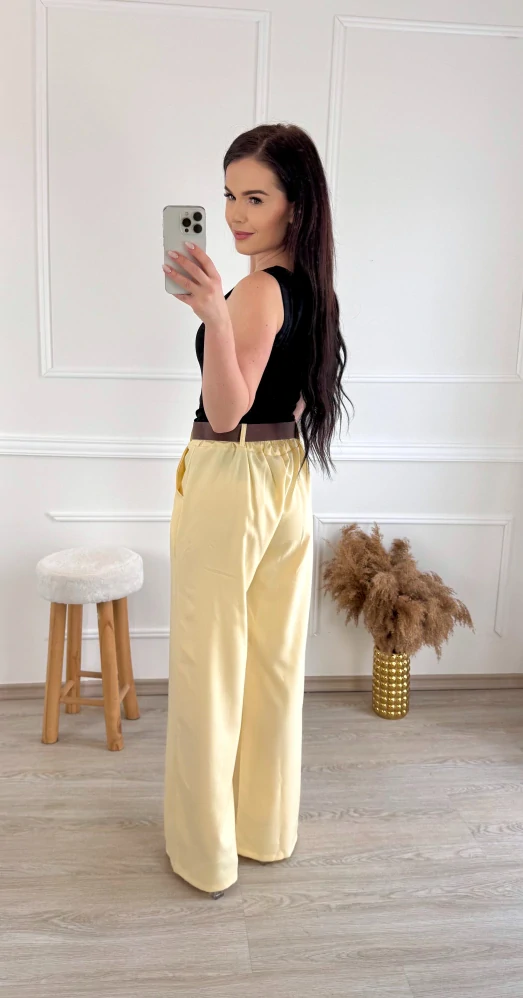 Elegantní kahoty s pukama/ žlutá