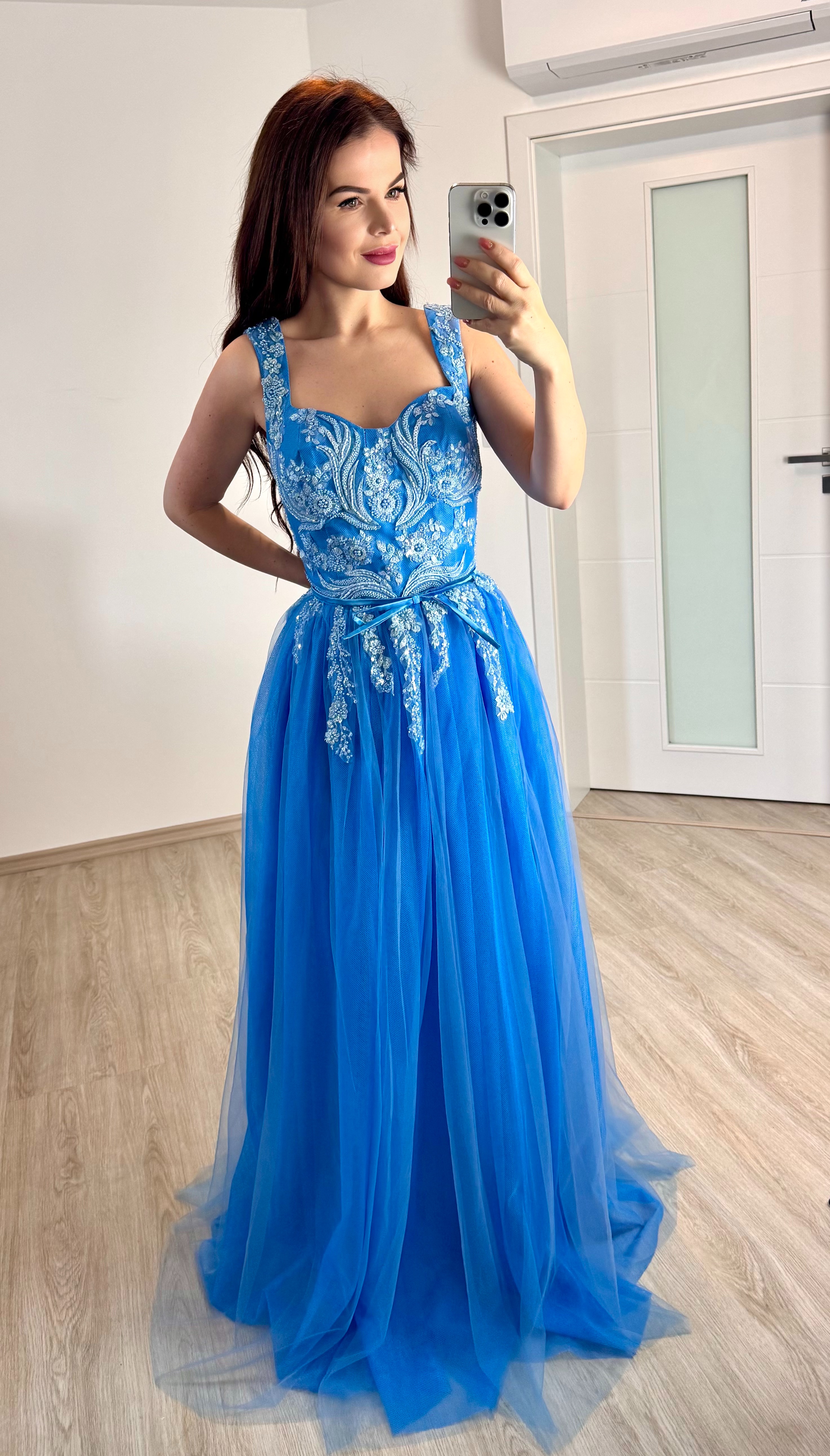 Plesové šaty Cindy 38