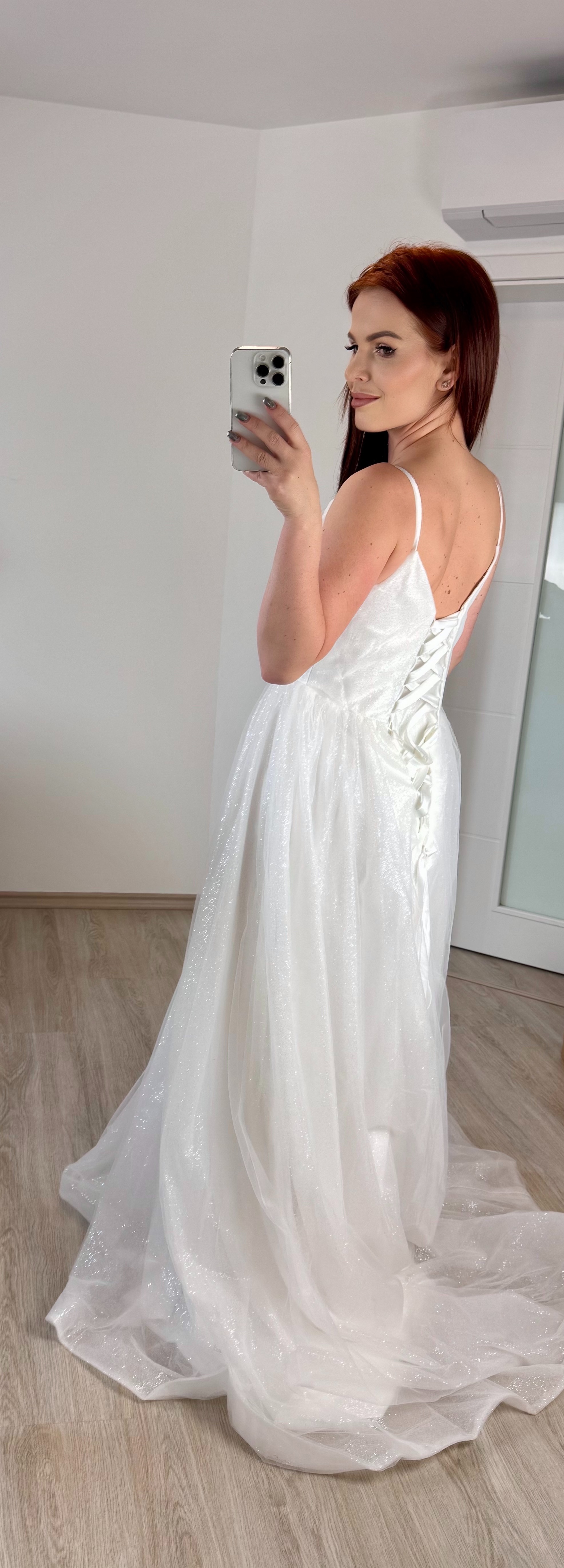 Třpytivé svatební šaty 32-36